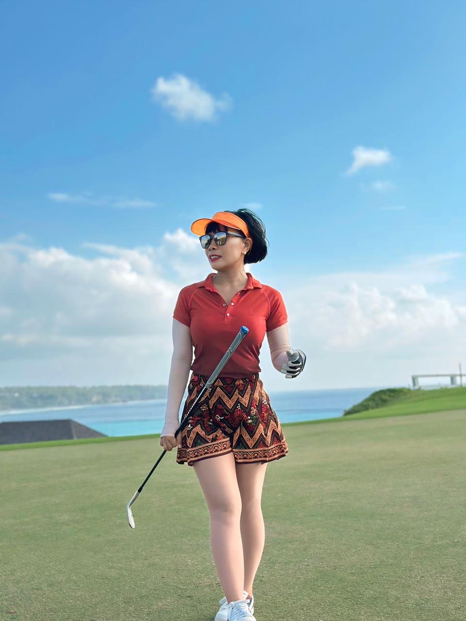 LT-138D || Ladies Top Short Sleeve Terracotta with Black Raspberry Gradation Color and Snap Pearl Buttons - Image 2