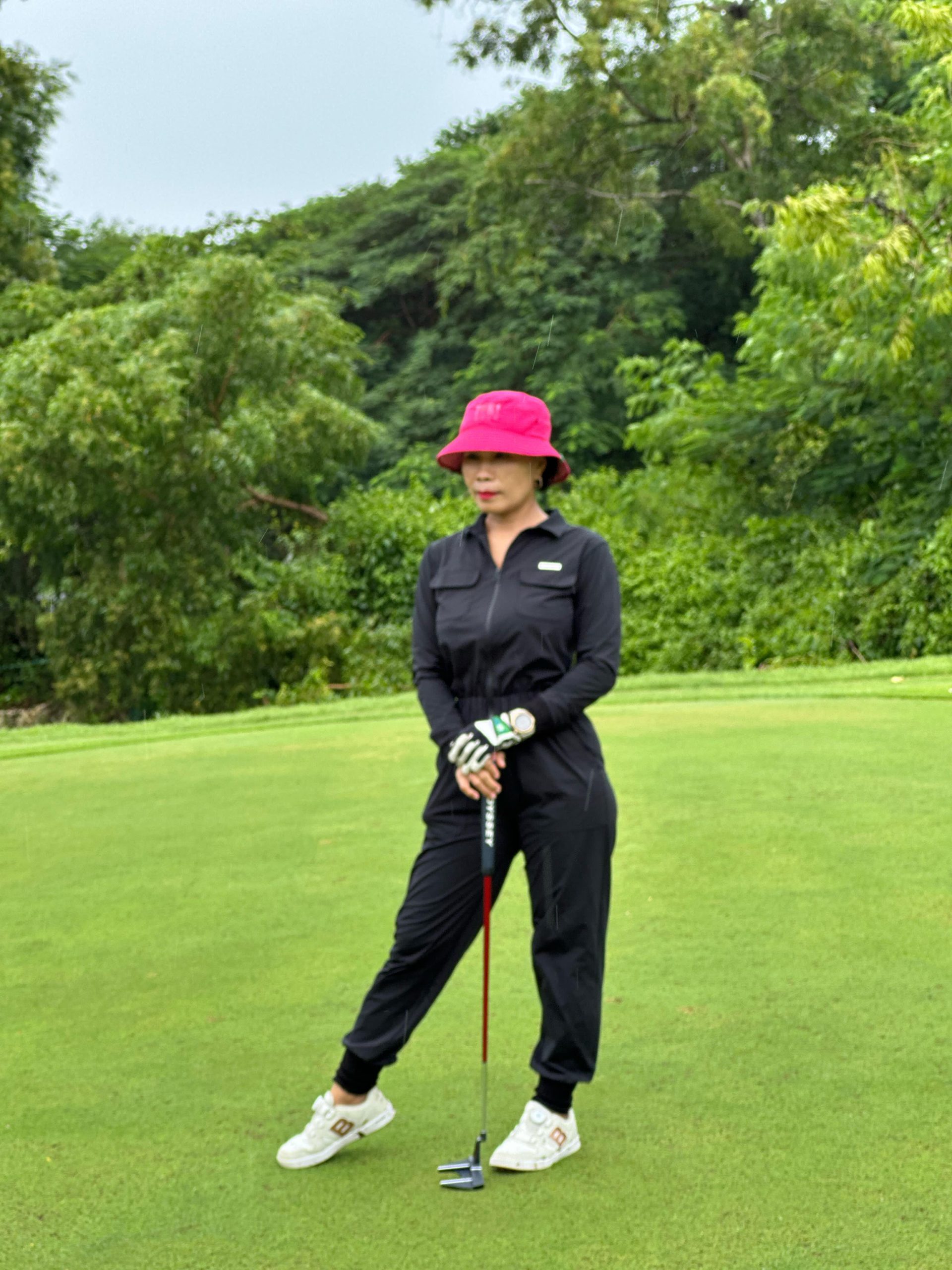LJS-001 || Ladies Golf Jumpsuit Long Sleeve with Collar Neck Black Color and Long Pants, with a Zipper in Front and 2 Pockets on The Right and Left of The Chest and Elastic Band on The Waist - Image 7