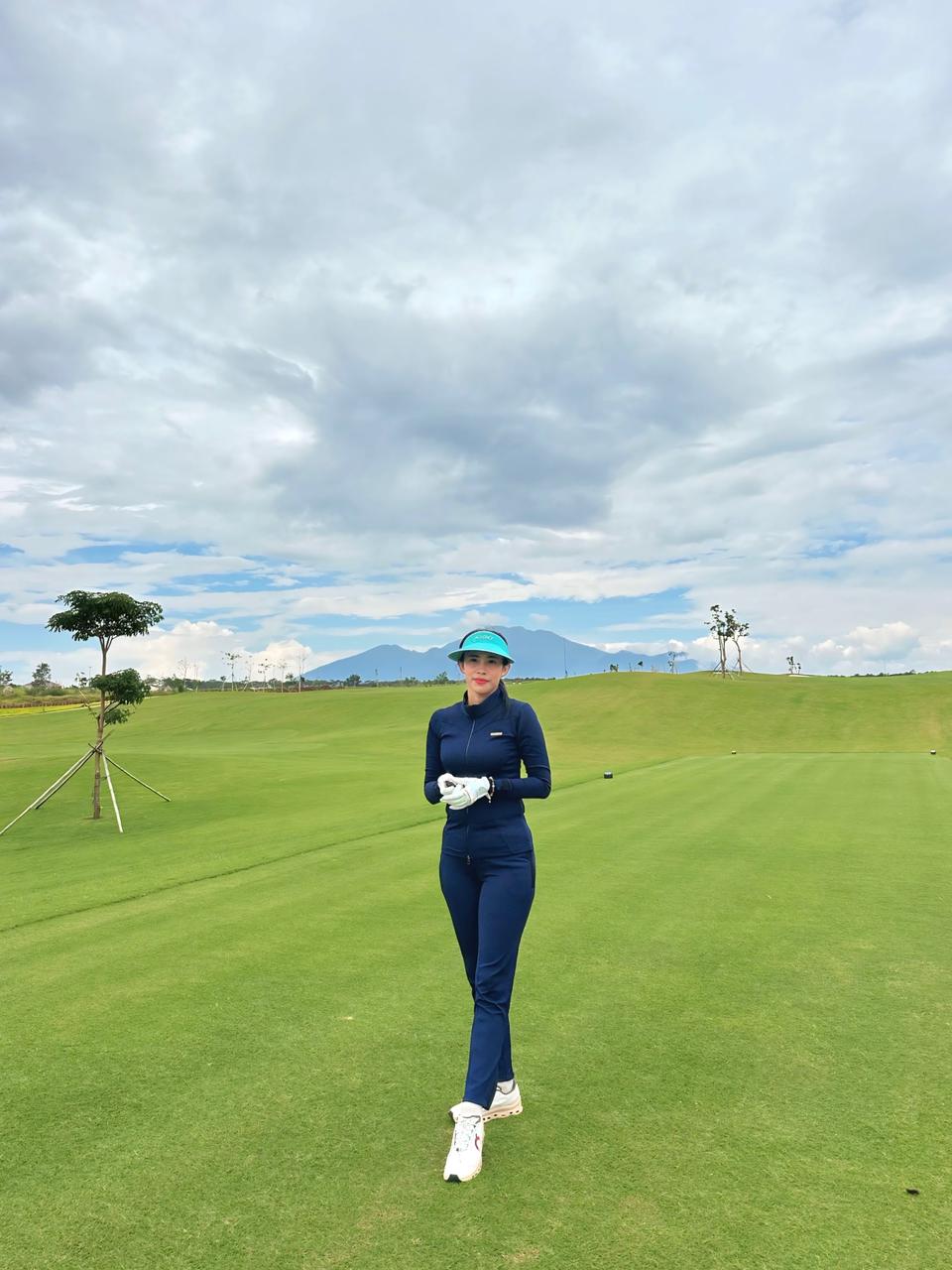 LGS-024 || Golf Set- Navy Color Long Sleeve Shirt, Mock Neck with Black Zipper, Cotton Polyester Fabric and Straight Trousers, Slim Fit with Drawstring at the Waist - Image 3